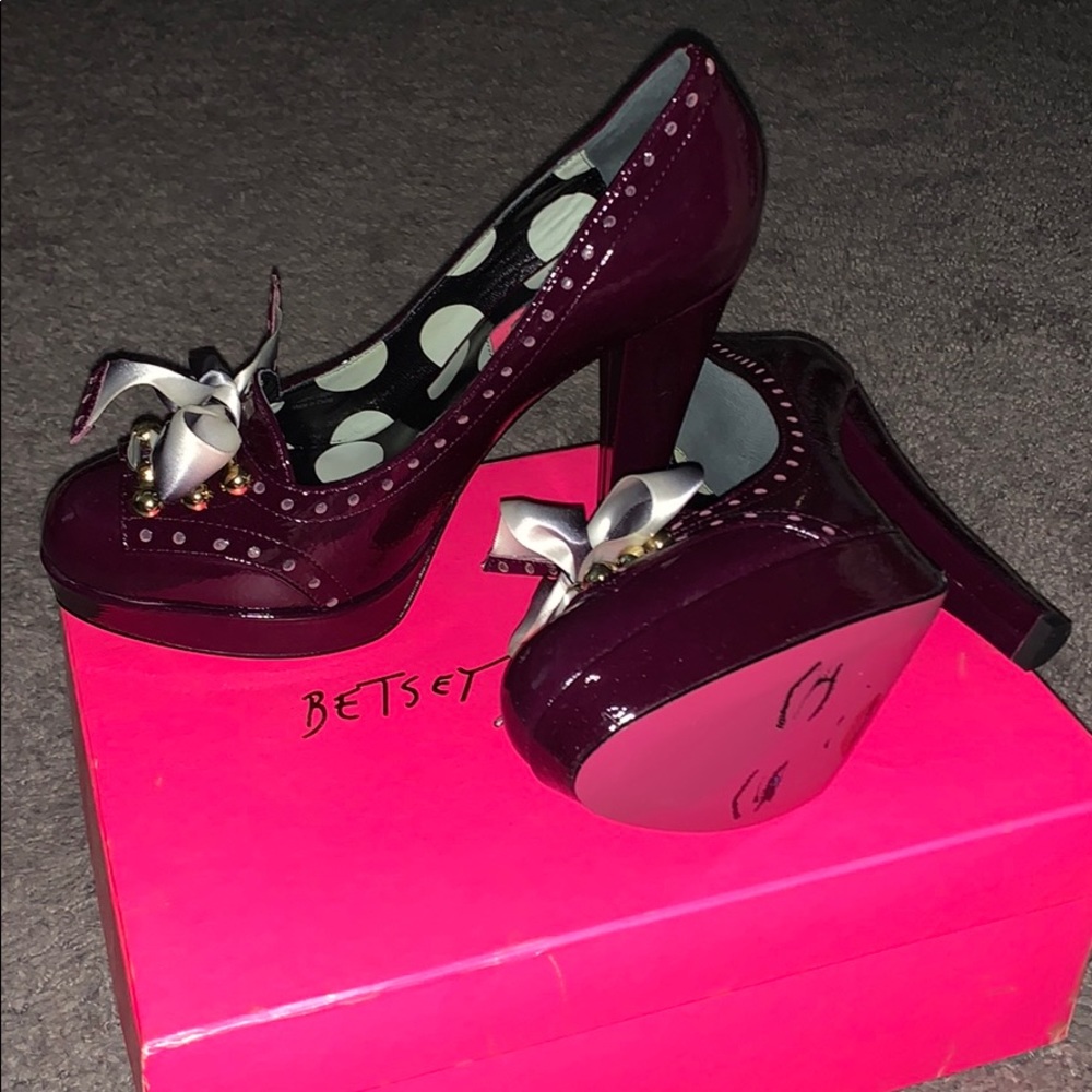 Betsey Johnson Tinsley Heels